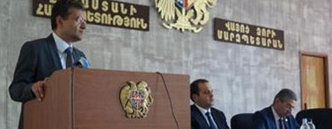 Armenia: Commission: New Constitution should take into account social development dynamics