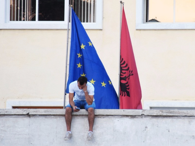 EU and Albanian flags side by side (Photo credit: BIRN/Ivana Dervishi) EU and Albanian flags side by side (Photo credit: BIRN/Ivana Dervishi)