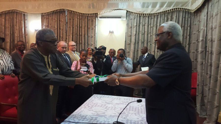 President Koroma receiving the report (photo credit: The Sierra Leone Telegraph) President Koroma receiving the report (photo credit: The Sierra Leone Telegraph)