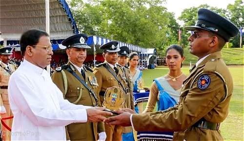 President Maithripala Sirisena greets the police forces (photo credit: New India Express) President Maithripala Sirisena greets the police forces (photo credit: New India Express)