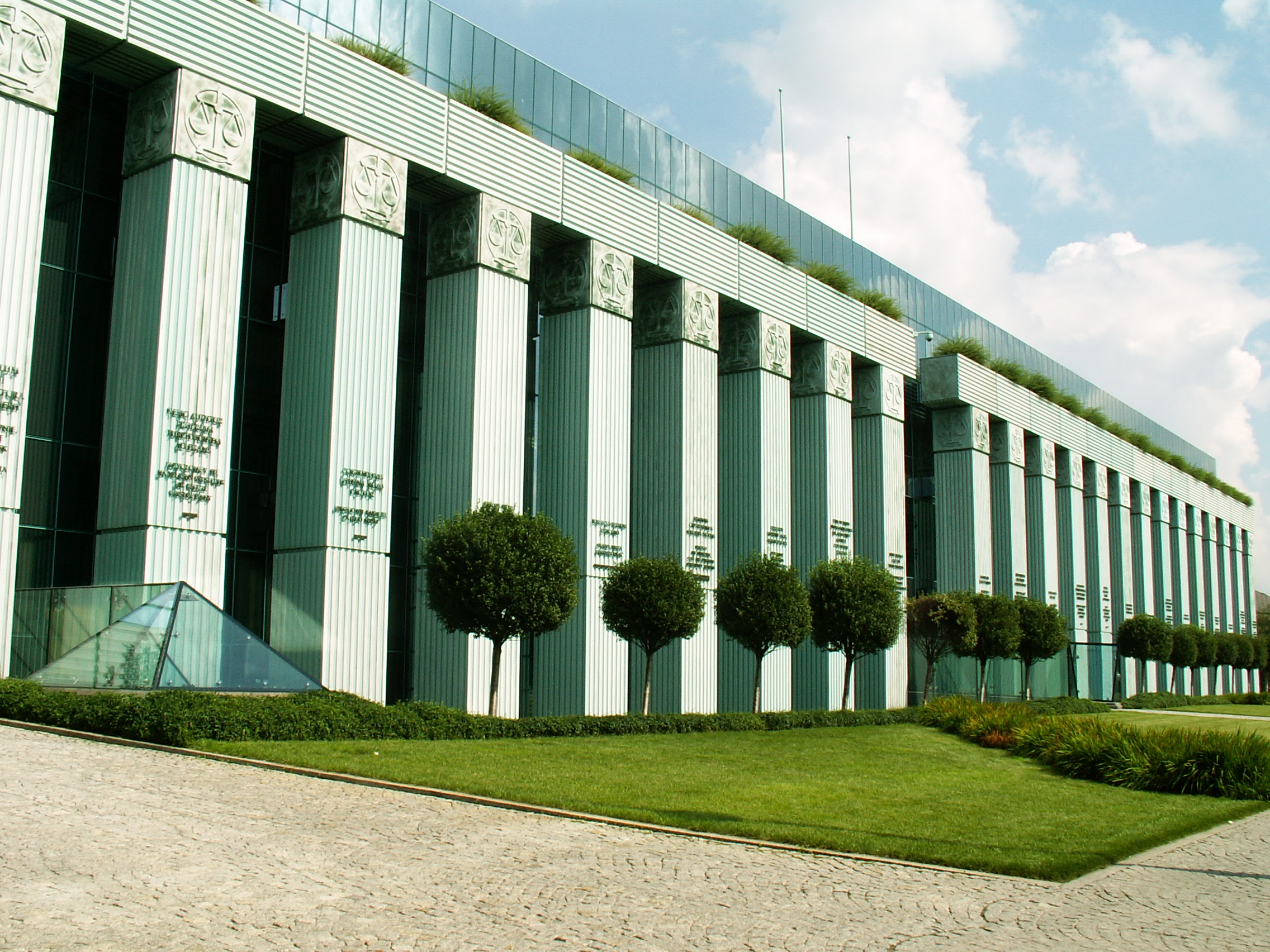 Building of Supreme Court of Poland (photo credit: Jaime Silva/Flickr) Building of Supreme Court of Poland (photo credit: Jaime Silva/Flickr)