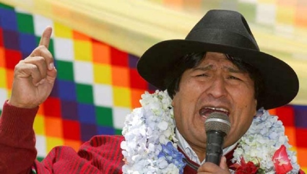 Bolivian people will decide in a February referendum whether Evo Morales will be allowed to run for re-election. (photo credit: EFE) Bolivian people will decide in a February referendum whether Evo Morales will be allowed to run for re-election. (photo credit: EFE)