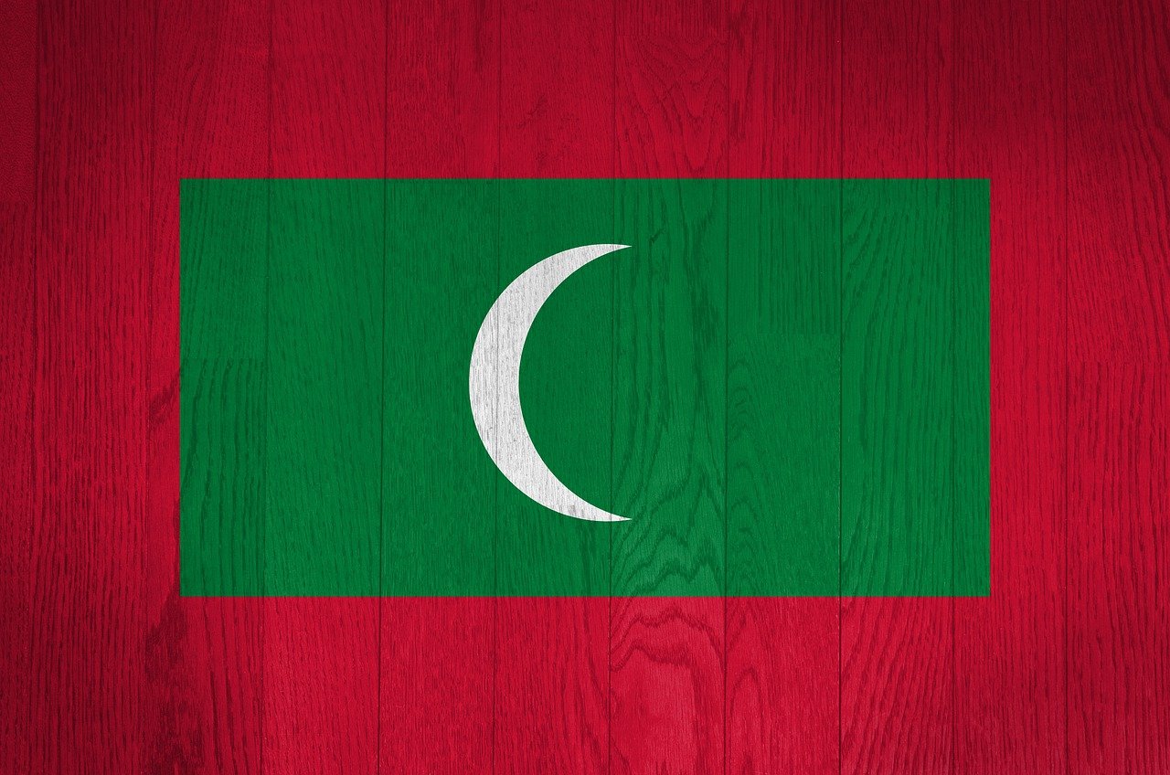 Flag of the Maldives (photo credit: adamlapunik via pixabay)
